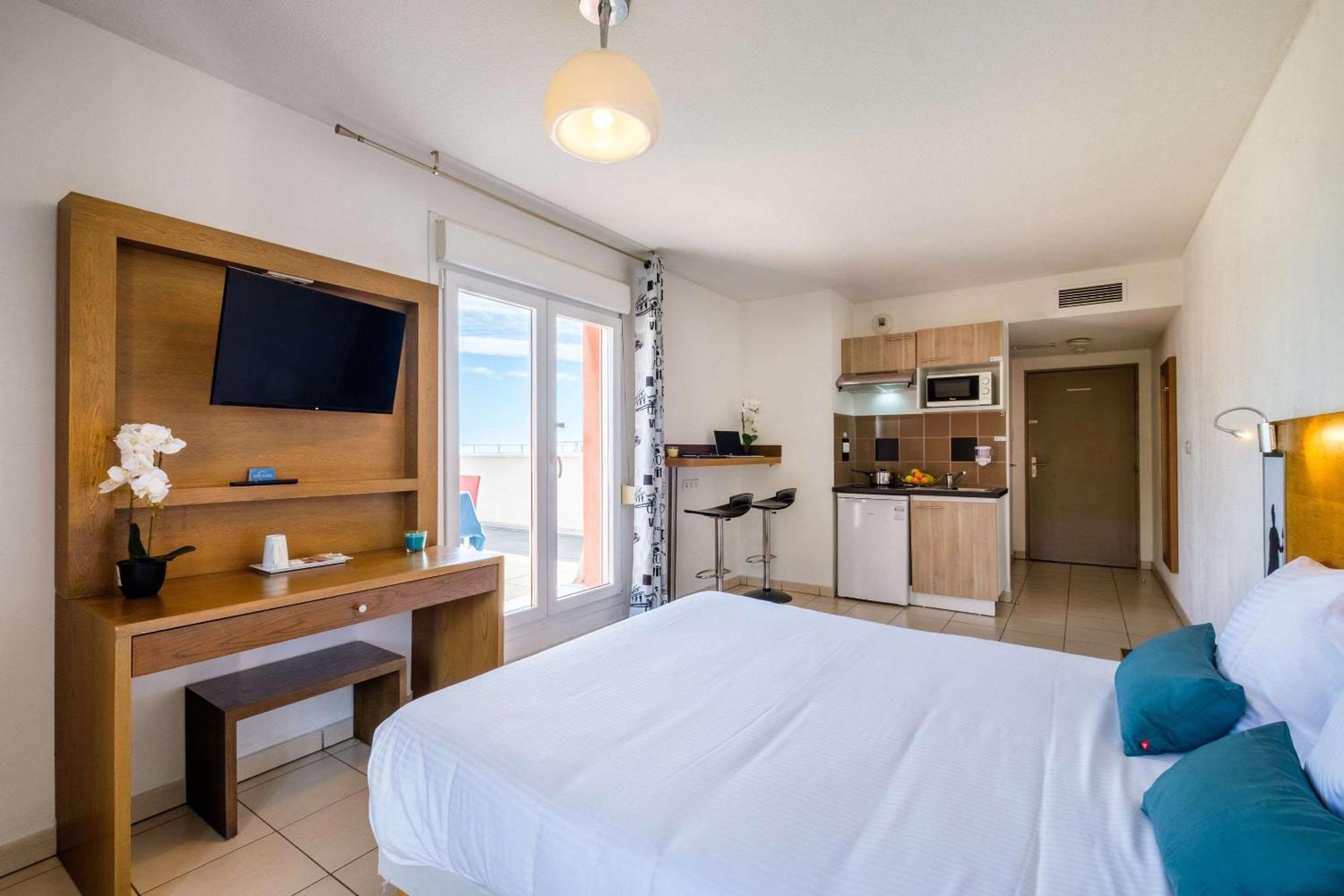 Zenitude Hôtel-Résidences Le Maestria Antibes Esterno foto