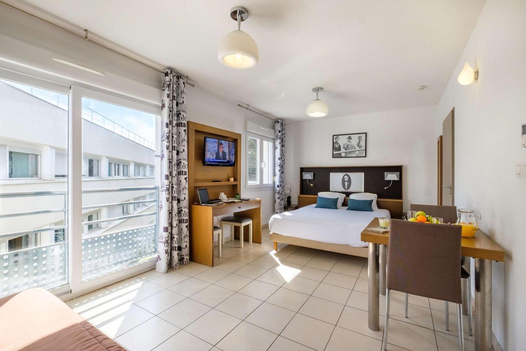 Zenitude Hôtel-Résidences Le Maestria Antibes Esterno foto